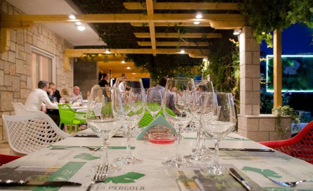 Villa Pergola Требинє Екстер'єр фото